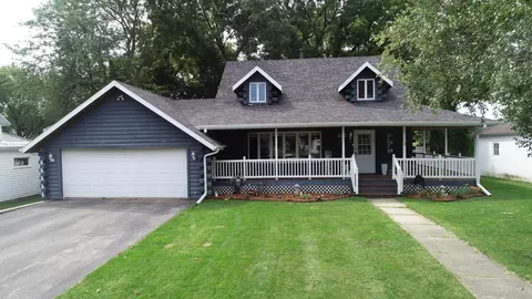212 2nd Ave SW, Grand Meadow, MN 55936