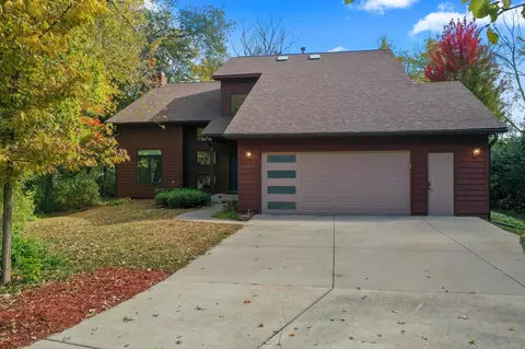 10520 Farrel Cir, Northfield, MN 55057