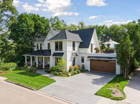 805 3rd St N, Stillwater, MN 55082