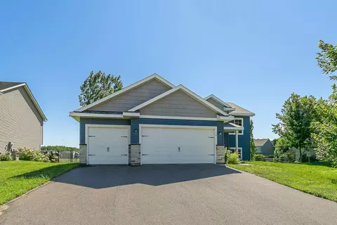 204 8th Ave SE, Isanti, MN 55040
