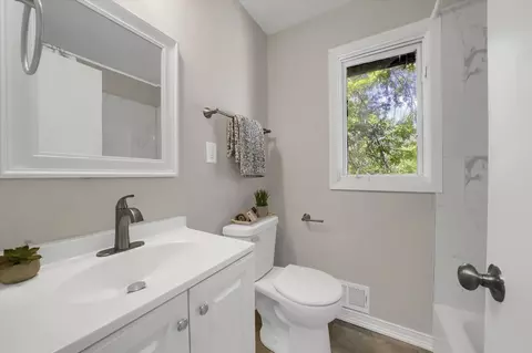337 Mcknight Rd S, Saint Paul, MN 55119
