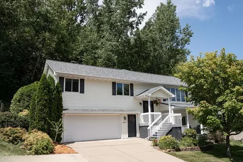 1445 49th Ave, Goodview, MN 55987 photo 2