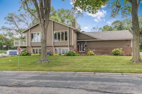 1656 Bluebird Ln, Mound, MN 55364