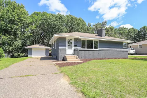 537 54th Ave NE, Fridley, MN 55421