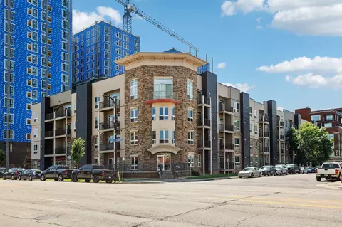 2600 University Ave SE #112, Minneapolis, MN 55414