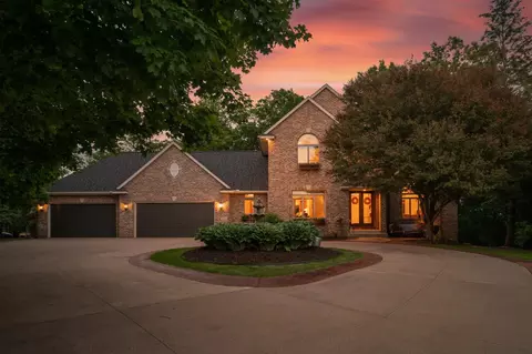 8434 Hidden Ponds Way, Woodbury, MN 55125