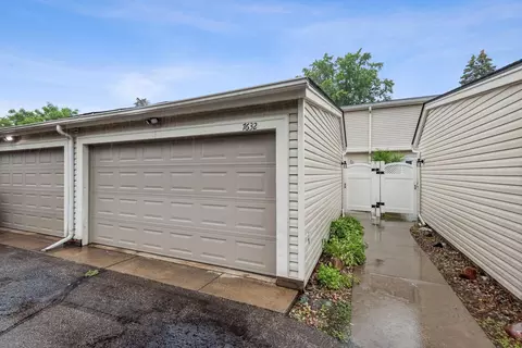 7632 Hampshire Ave N, Brooklyn Park, MN 55428