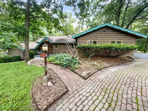 774 Timber Ln, Shoreview, MN 55126
