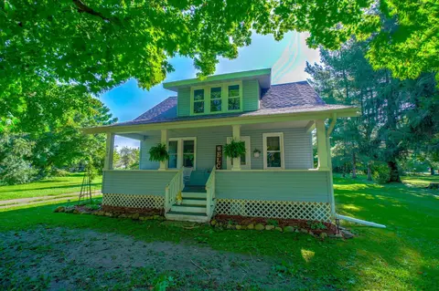 740 3rd St, Clear Lake, WI 54005