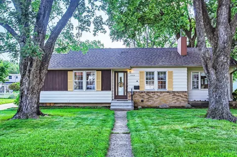 4404 Brunswick Ave N, Crystal, MN 55422
