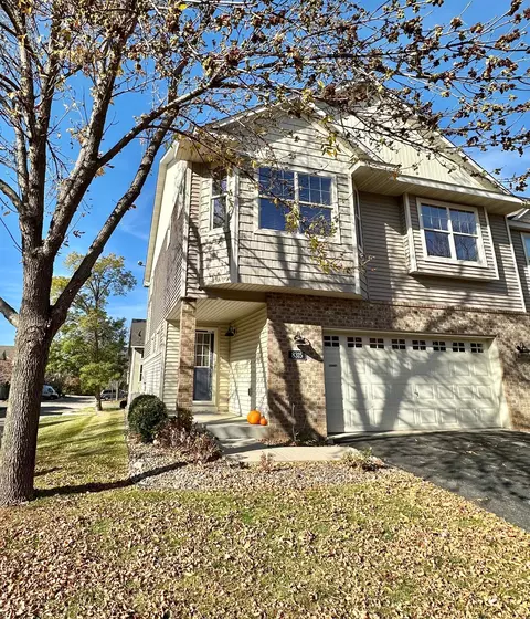 8315 Cedarview Cir, Savage, MN 55378