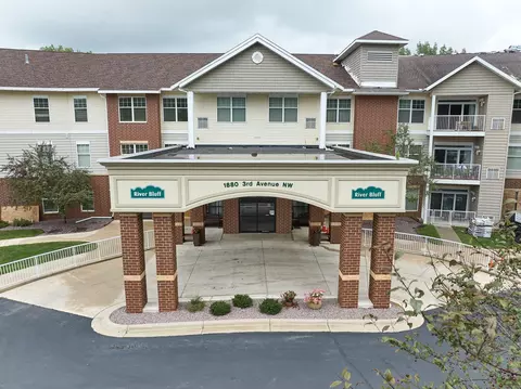 1880 3rd Ave NW #212, Rochester, MN 55901