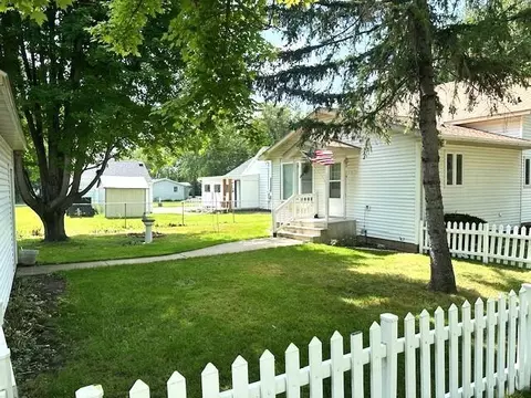 802 S 10th St, Montevideo, MN 56265 photo 2