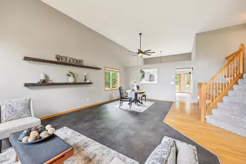 660 Mcfaddens Trl, Eagan, MN 55123 photo 16