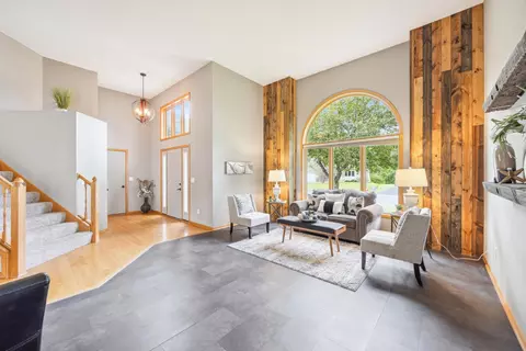 660 Mcfaddens Trl, Eagan, MN 55123 photo 12