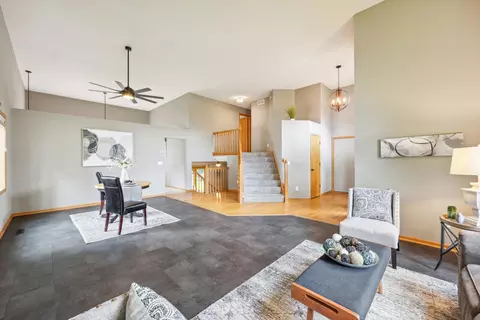 660 Mcfaddens Trl, Eagan, MN 55123 photo 23
