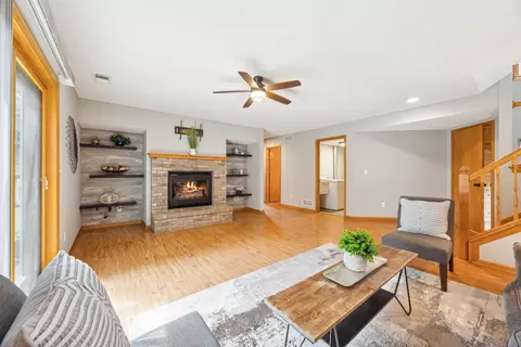 660 Mcfaddens Trl, Eagan, MN 55123 photo 36