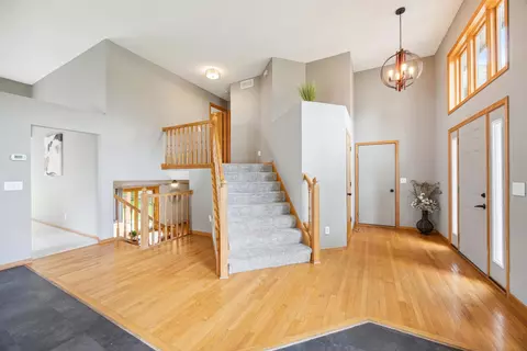 660 Mcfaddens Trl, Eagan, MN 55123 photo 10