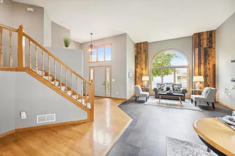 660 Mcfaddens Trl, Eagan, MN 55123 photo 11