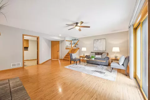 660 Mcfaddens Trl, Eagan, MN 55123 photo 34