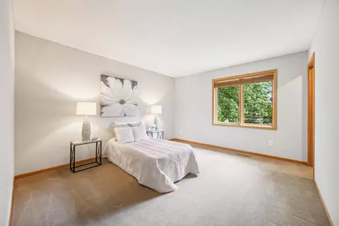 660 Mcfaddens Trl, Eagan, MN 55123 photo 31