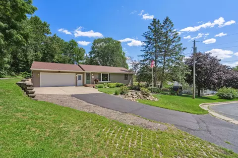 616 N 4th St, River Falls, WI 54022