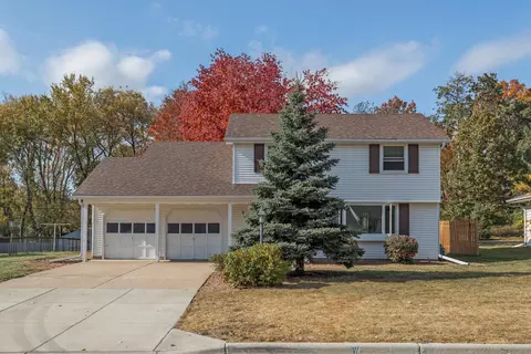 133 Redwood Dr, Apple Valley, MN 55124