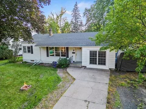 1703 Judd Ave N, Glencoe, MN 55336