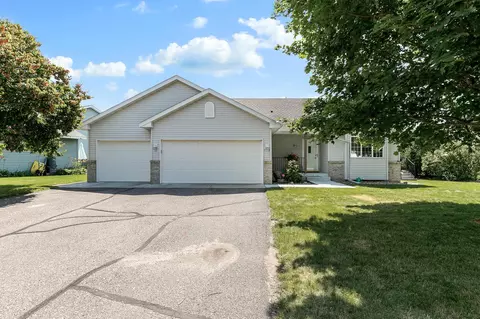 1296 Fieldstone Dr, Sauk Rapids, MN 56379