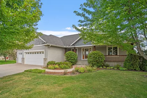 708 Overlook Dr, Buffalo, MN 55313