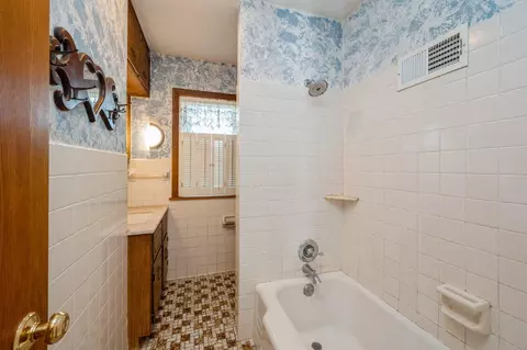 665 98th St E, Bloomington, MN 55420 photo 27
