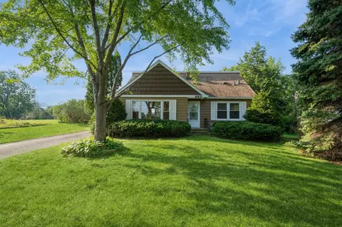 665 98th St E, Bloomington, MN 55420 photo 2