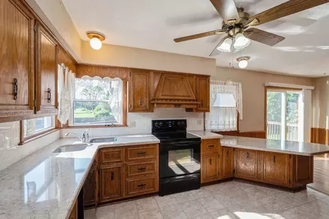 665 98th St E, Bloomington, MN 55420 photo 21