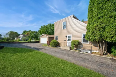 665 98th St E, Bloomington, MN 55420 photo 4