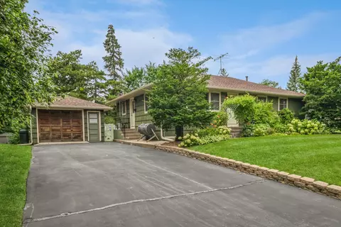 6313 Indiana Ave N, Brooklyn Center, MN 55429
