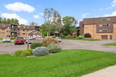 999 41st Ave NE #105, Columbia Heights, MN 55421