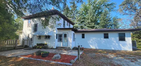 4222 Crystal Lake Trl, Faribault, MN 55021