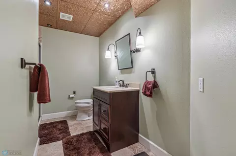 Bath - 2914 28th Ave S, Fargo, ND 58103 photo 5 of 5