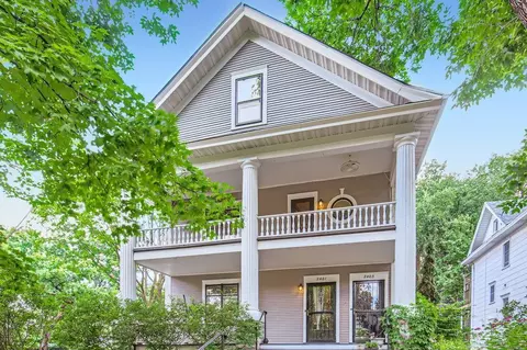 2401 Grand Ave S, Minneapolis, MN 55405