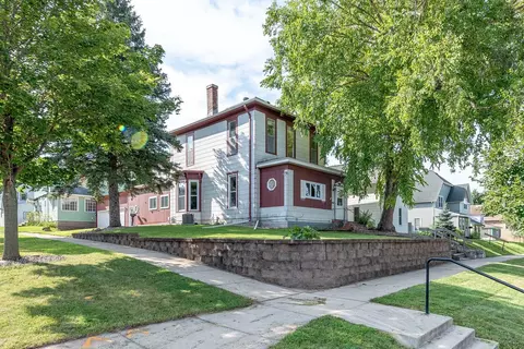 627 N 5th St, Mankato, MN 56001