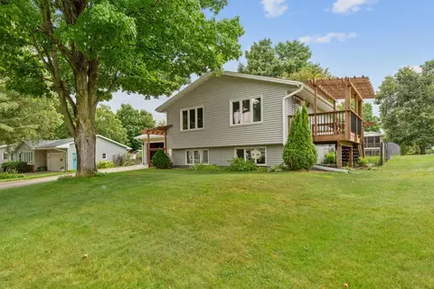 1509 Mitchell Dr, Faribault, MN 55021 photo 2