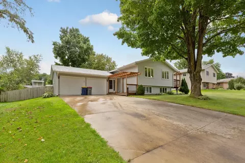 1509 Mitchell Dr, Faribault, MN 55021