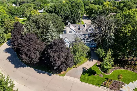 5205 Minnehaha Blvd, Edina, MN 55424