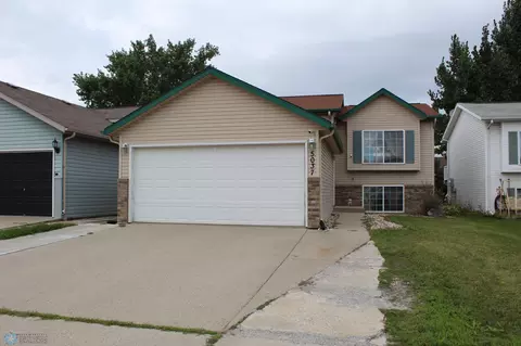 5037 10th Ave S, Fargo, ND 58103