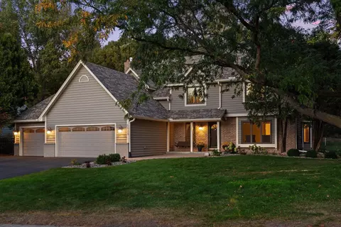 8820 Flesher Cir, Eden Prairie, MN 55347