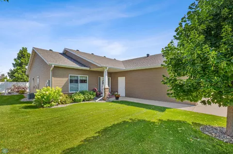 3610 Juniper Ct S, Fargo, ND 58104 photo 2
