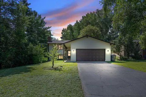 14025 Carmody Dr, Eden Prairie, MN 55347