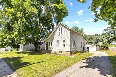 705 4th Ave SE, Waseca, MN 56093