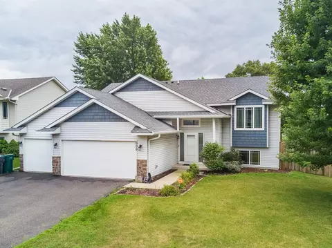600 129th Ln NE, Blaine, MN 55434