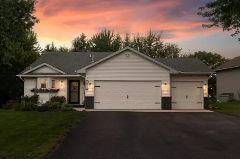 1816 Coney Ln, Waconia, MN 55387